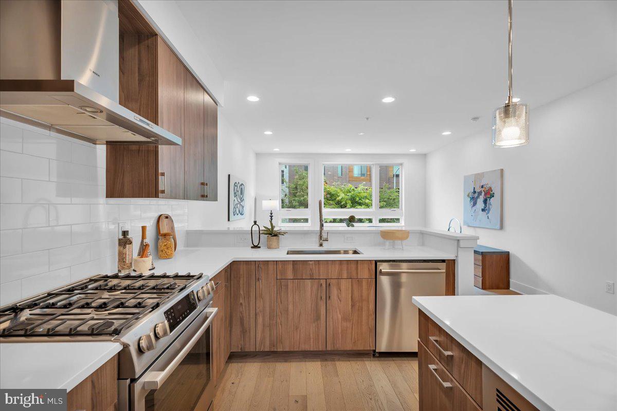 638 N 5TH STREET