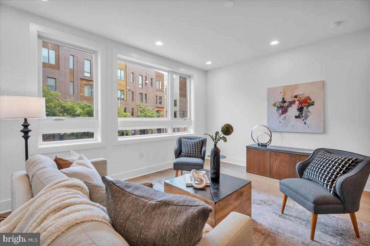 638 N 5TH STREET