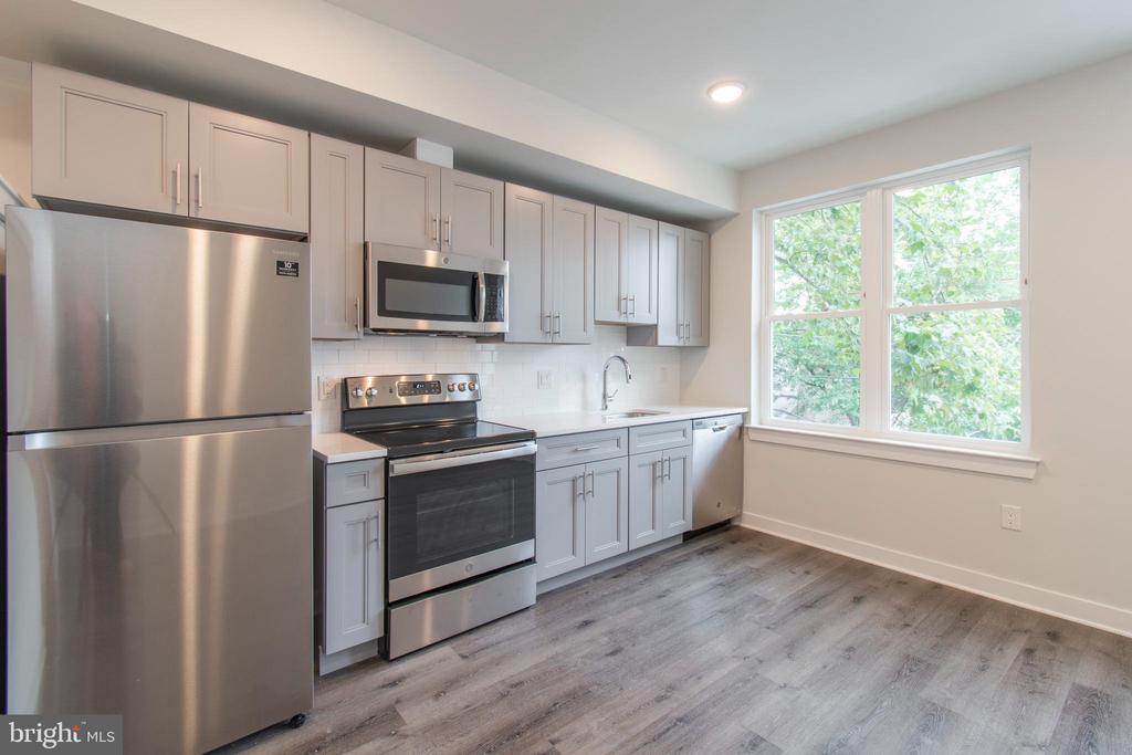19 S 44TH STREET