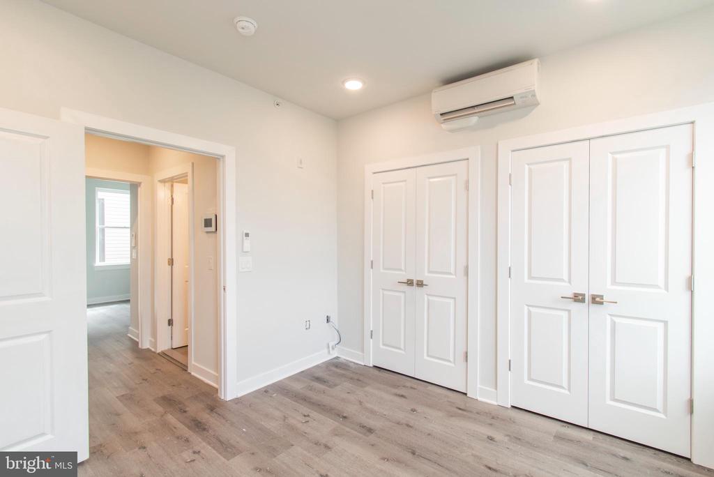 19 S 44TH STREET