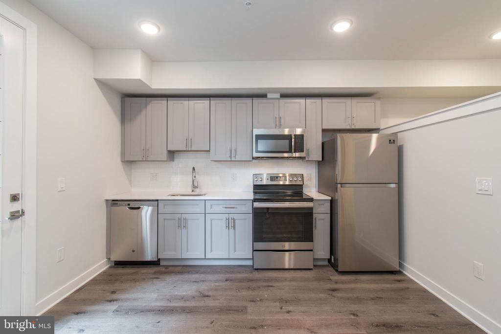 19 S 44TH STREET