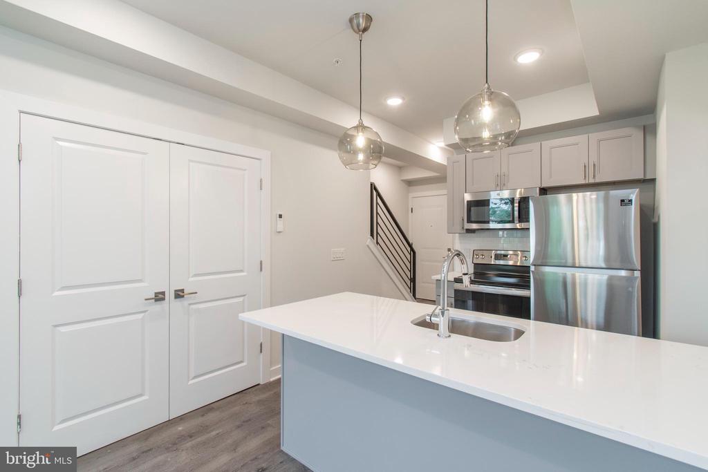 19 S 44TH STREET