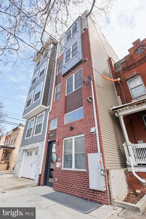 19 S 44TH STREET
