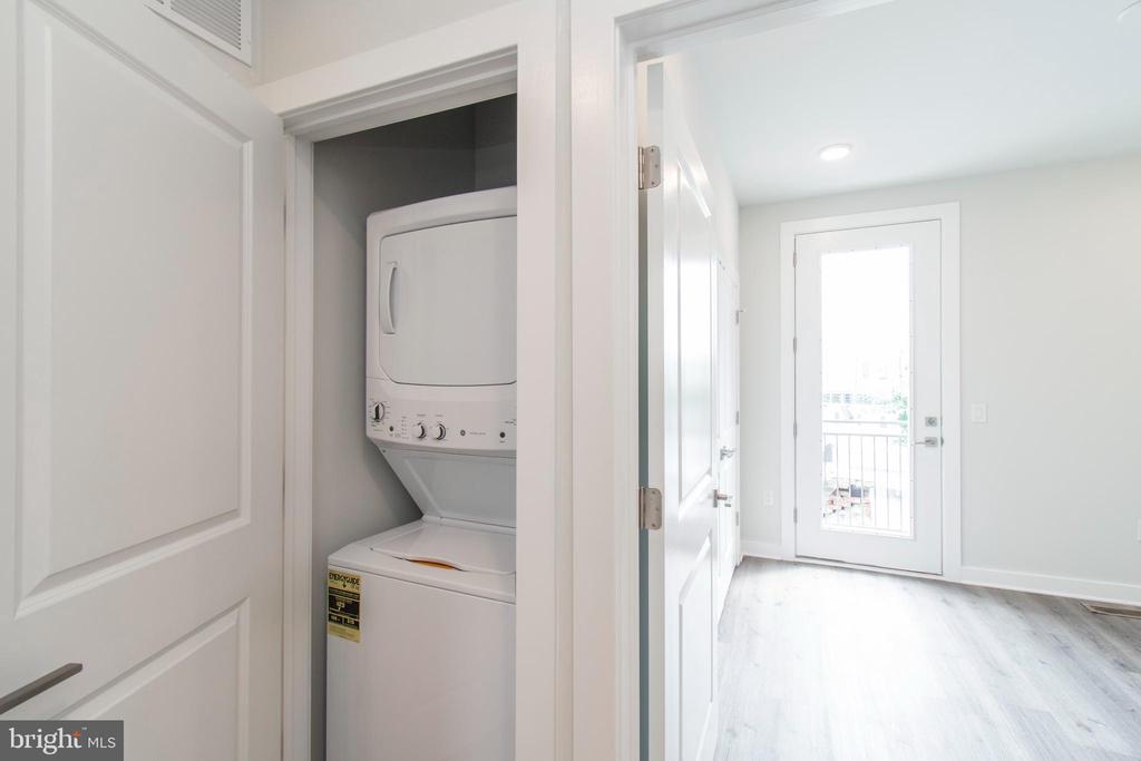 19 S 44TH STREET