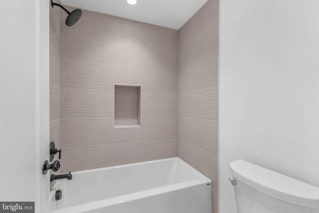 635 N 7TH STREET Unit: C2B