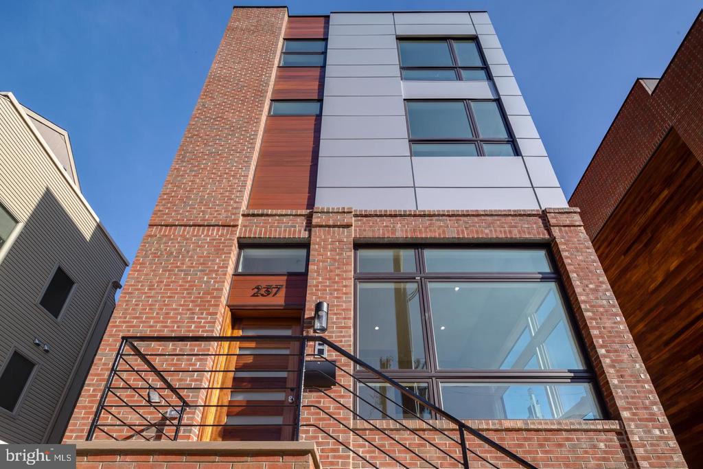237 N 23RD STREET Unit: 1