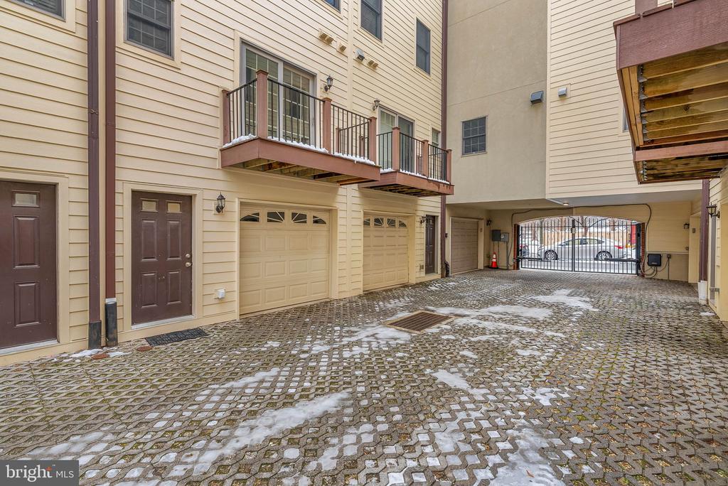 1003 N 3RD STREET Unit: B