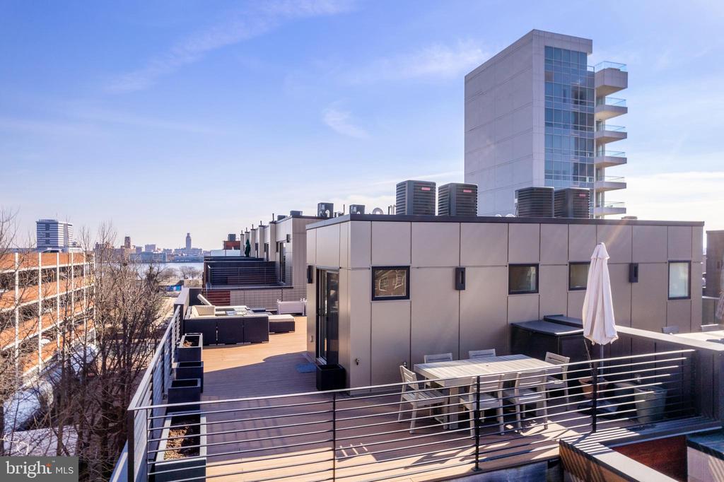 141 S HANCOCK STREET
