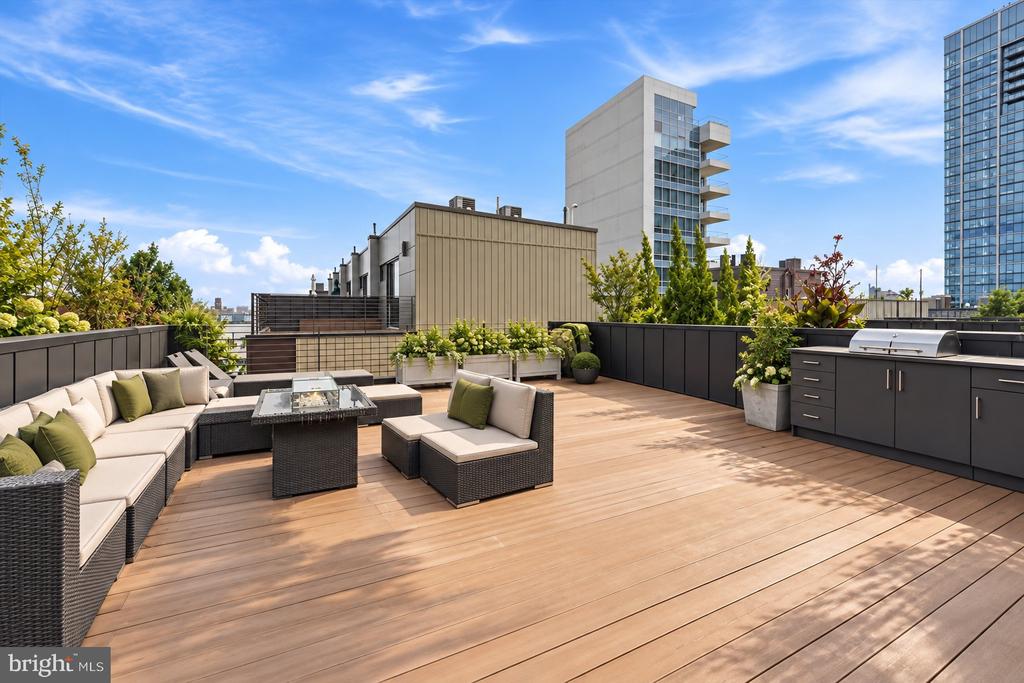 141 S HANCOCK STREET