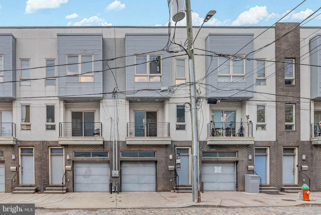912 N FRONT STREET