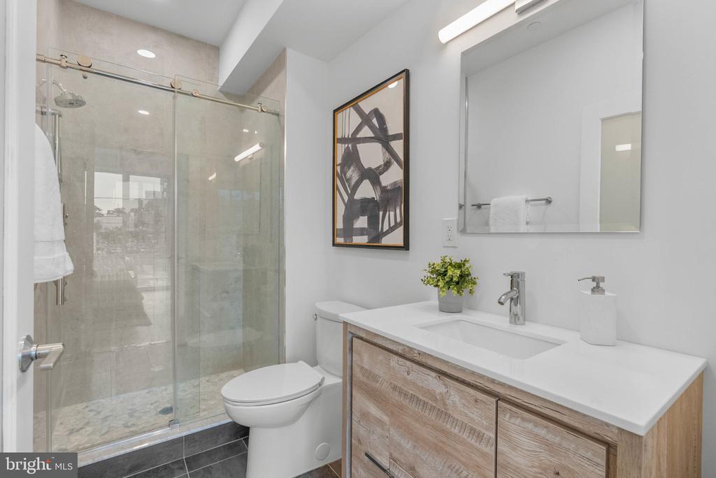 950 N 2ND STREET Unit: 4B