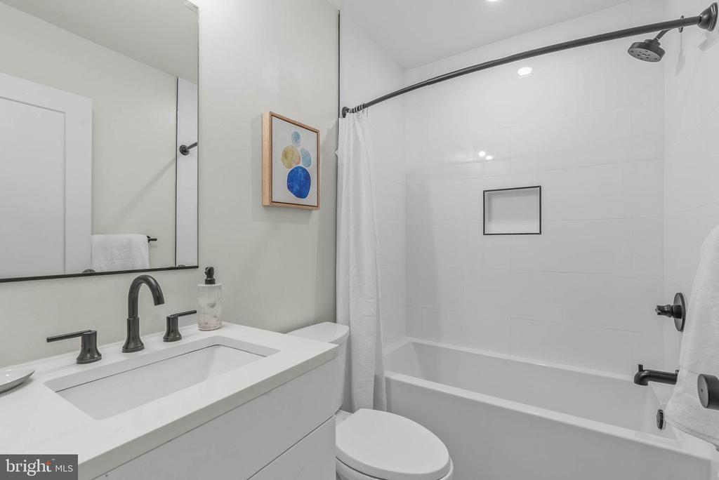 1754 WYLIE STREET Unit: 1