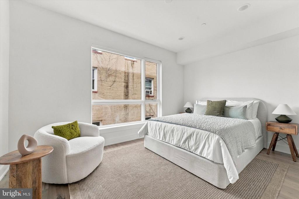 1723 FRANCIS STREET Unit: 2C