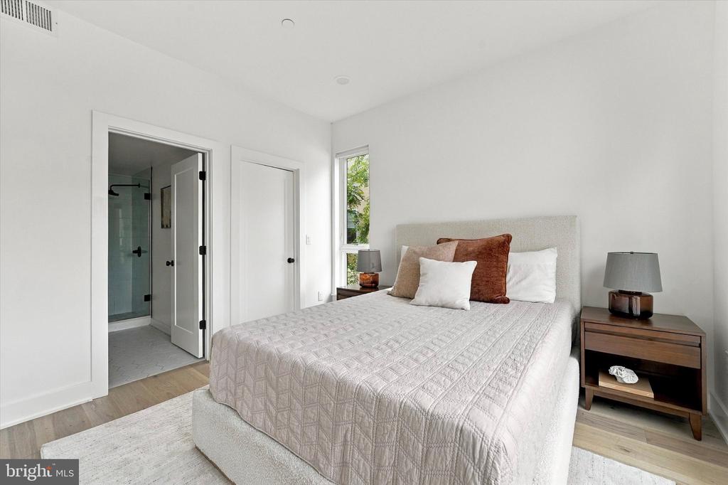 1723 FRANCIS STREET Unit: 2C