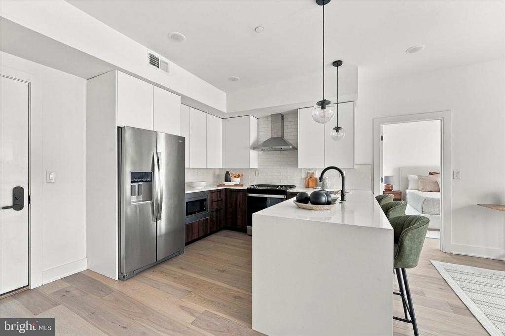 1723 FRANCIS STREET Unit: 2C