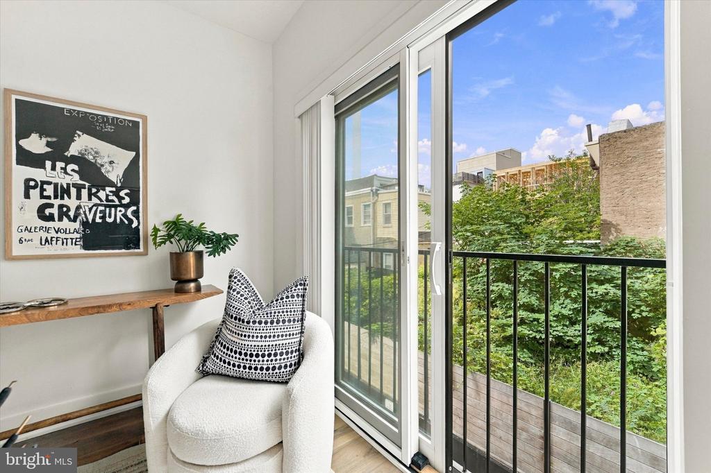 1723 FRANCIS STREET Unit: 2C