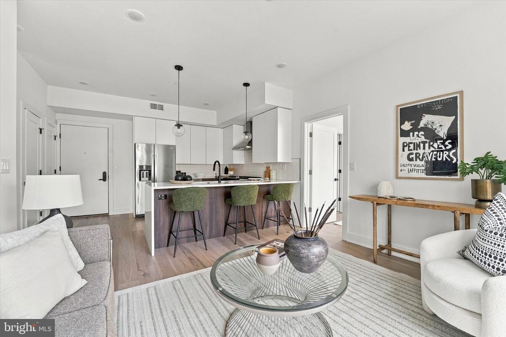1723 FRANCIS STREET Unit: 2C