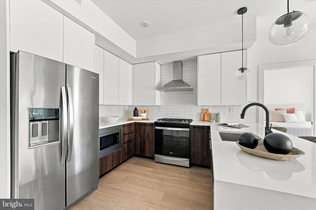 1723 FRANCIS STREET Unit: 2C