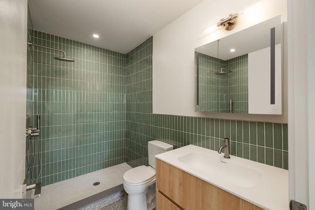 2976 RICHMOND STREET Unit: 1 BED
