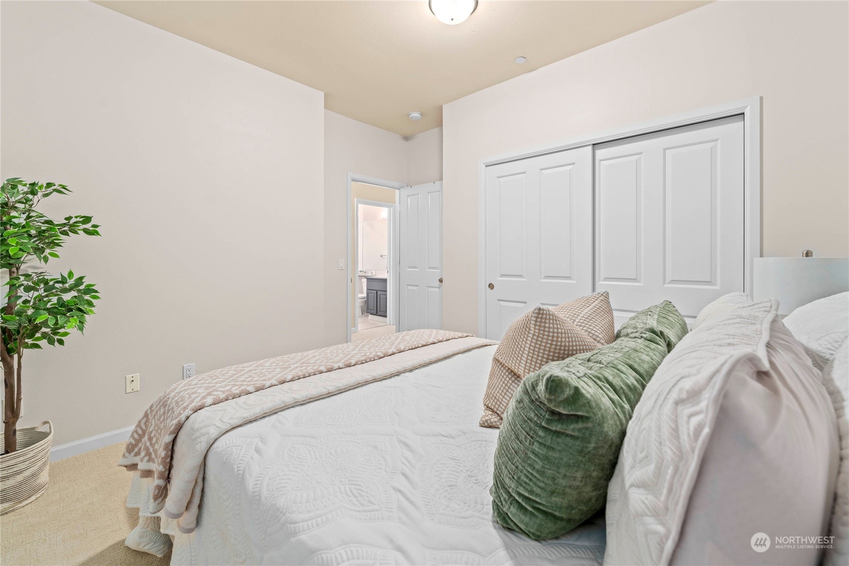 9804 NE Riverbend Drive Unit: 102