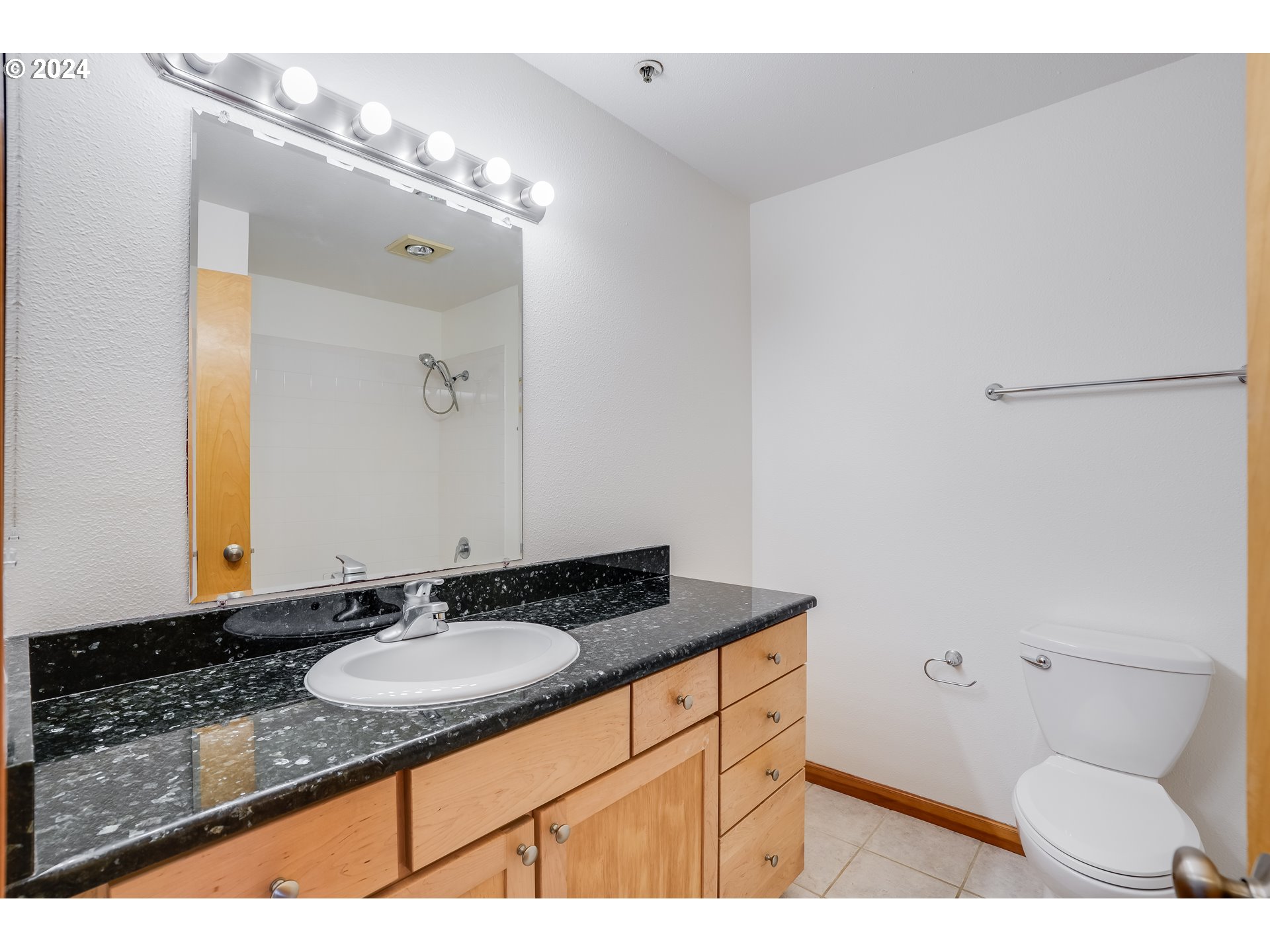 1020 NW NAITO PKWY N2