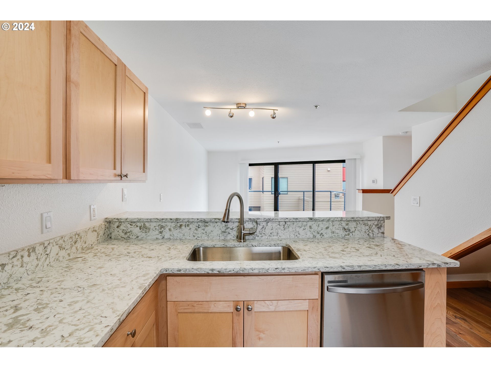 1020 NW NAITO PKWY N2