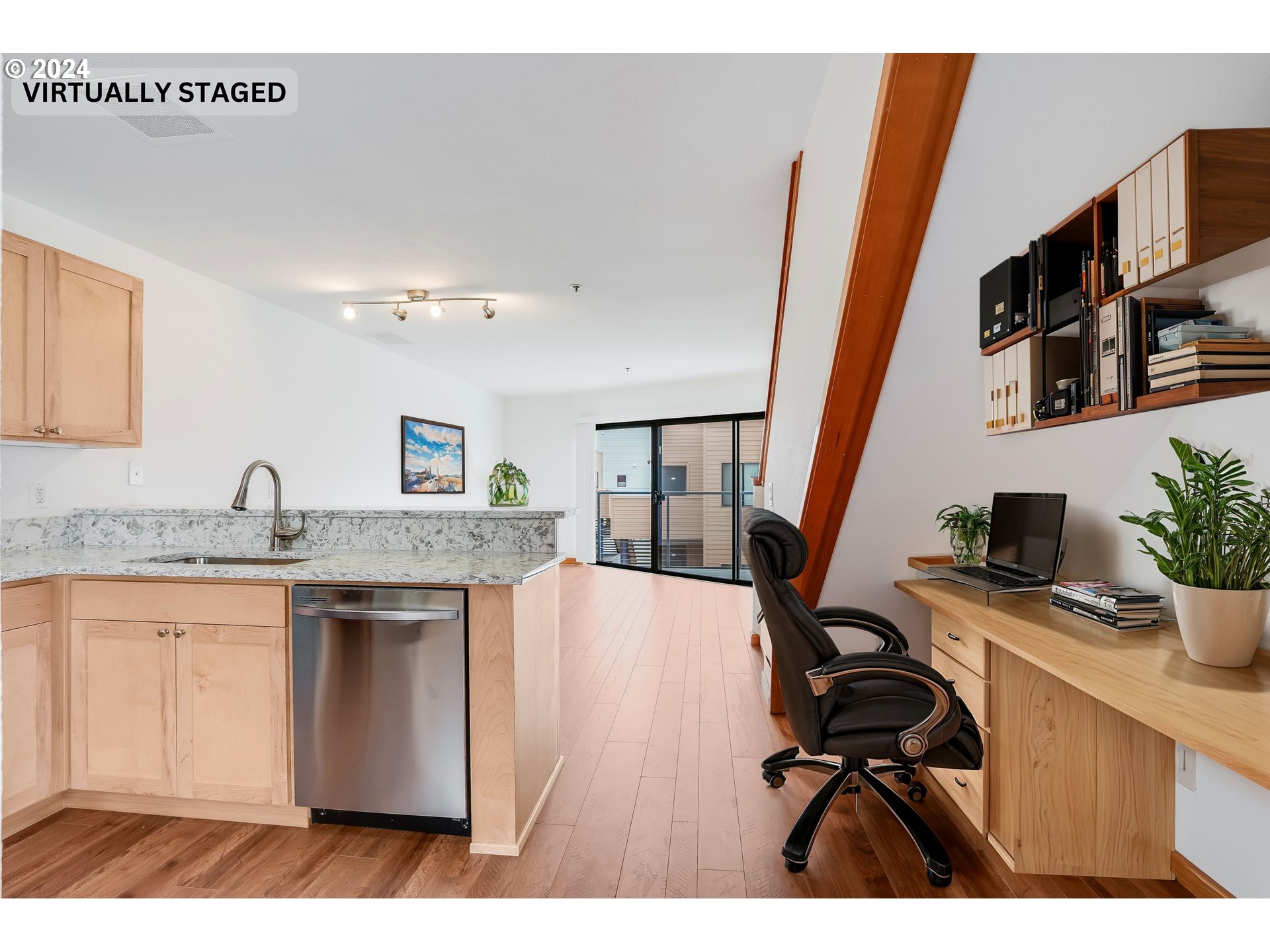 1020 NW NAITO PKWY N2