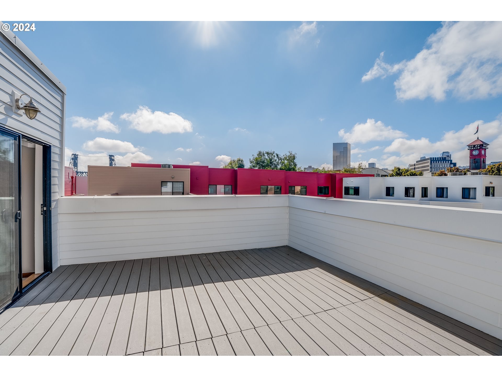 1020 NW NAITO PKWY N2