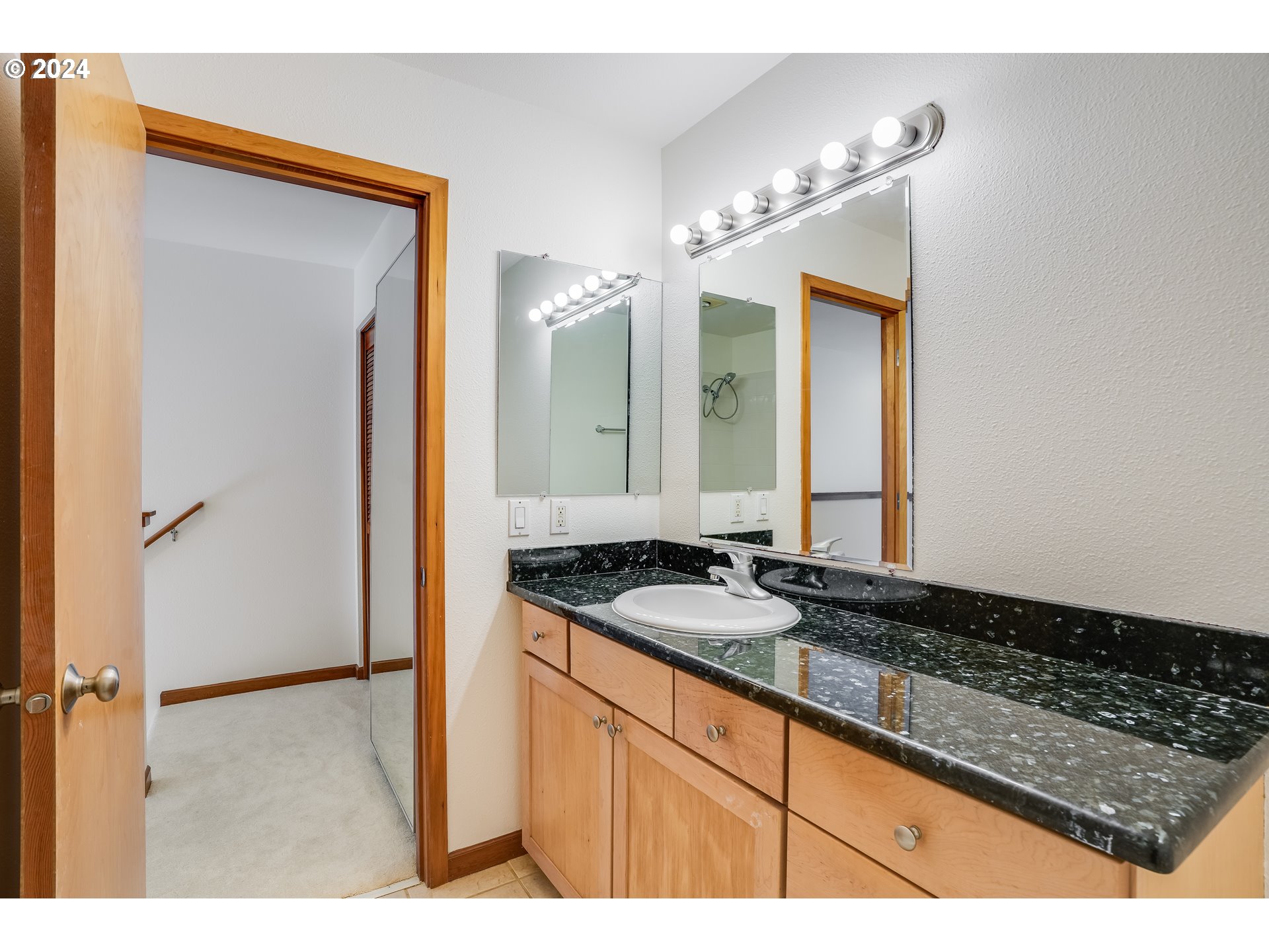 1020 NW NAITO PKWY N2