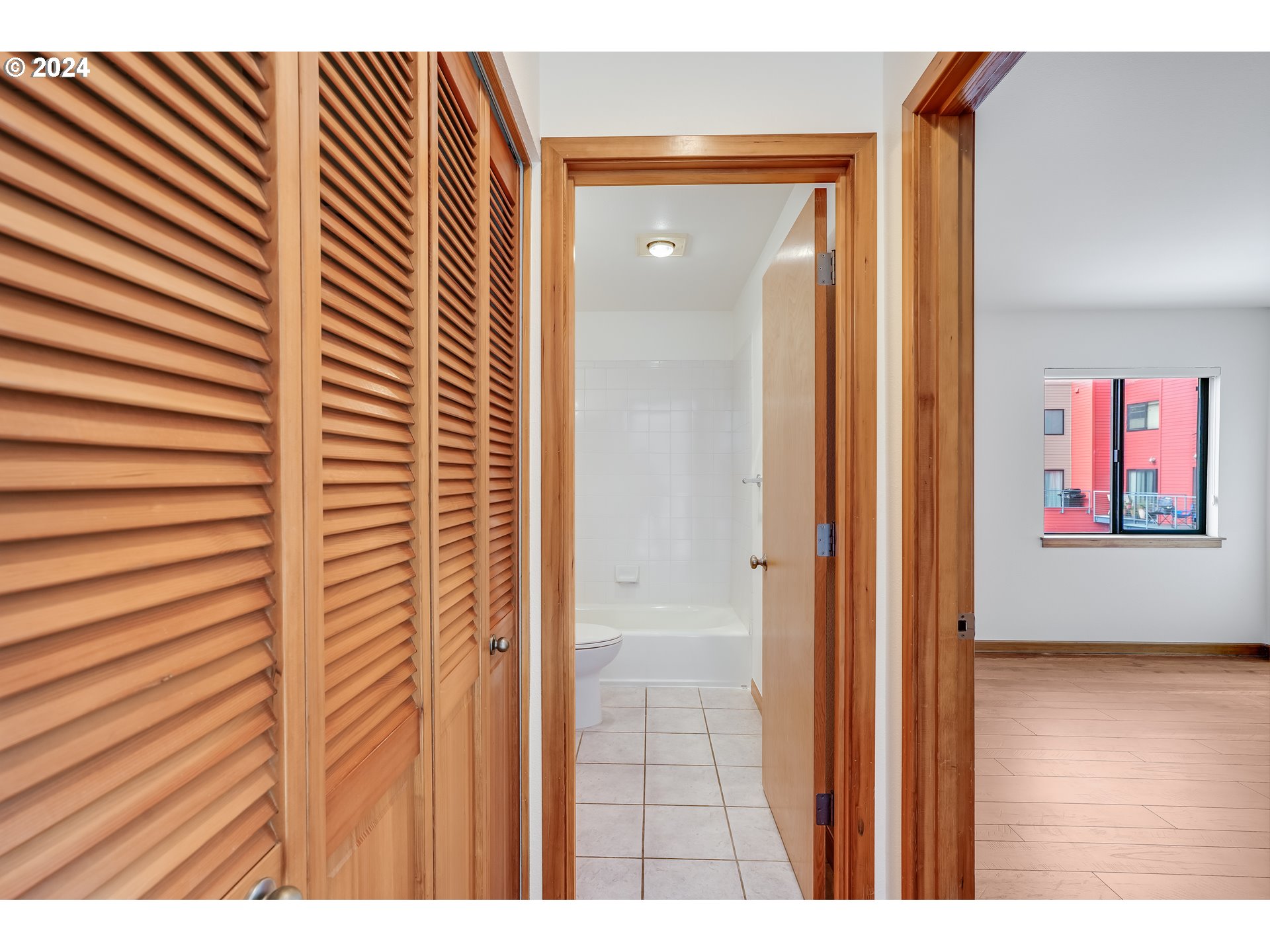 1020 NW NAITO PKWY N2