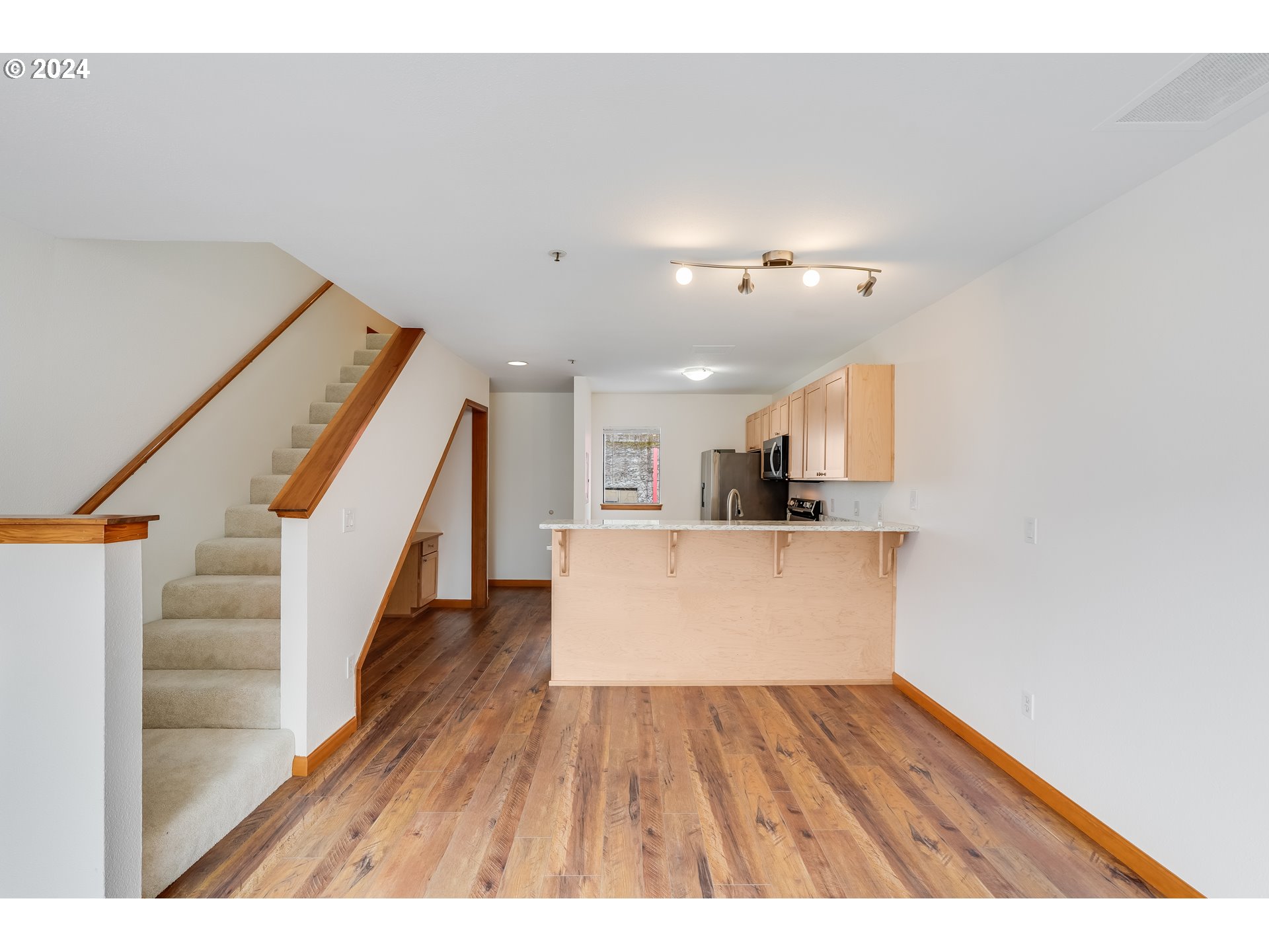1020 NW NAITO PKWY N2