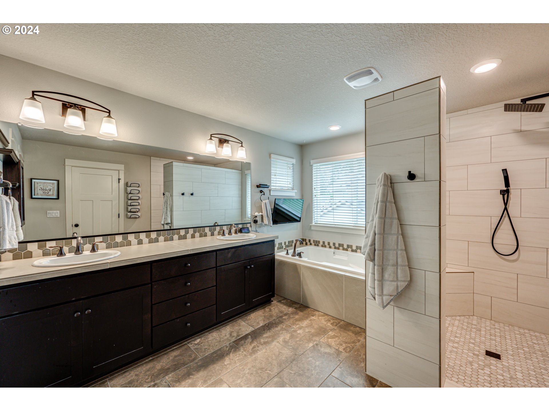 605 NE 149TH WAY