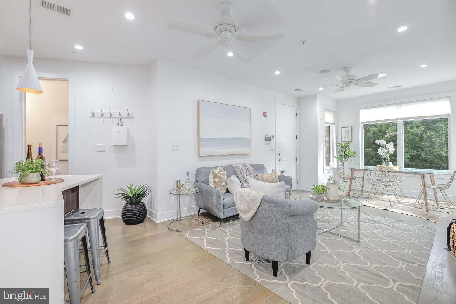 1220 Potomac Ave SE #6