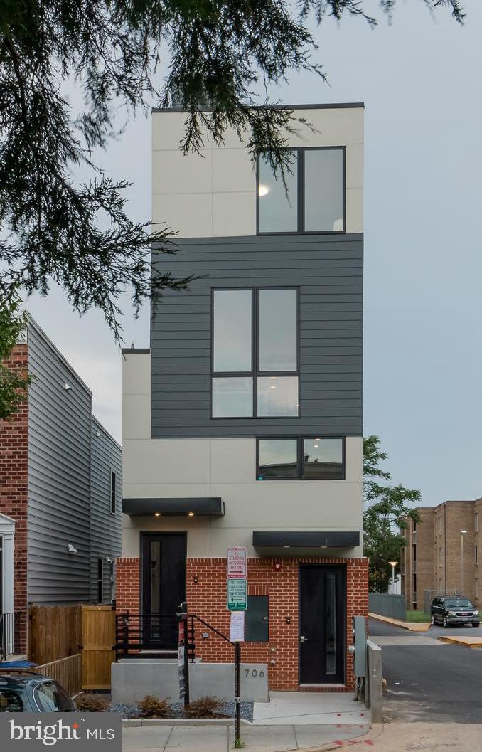 706 16TH STREET NE 1