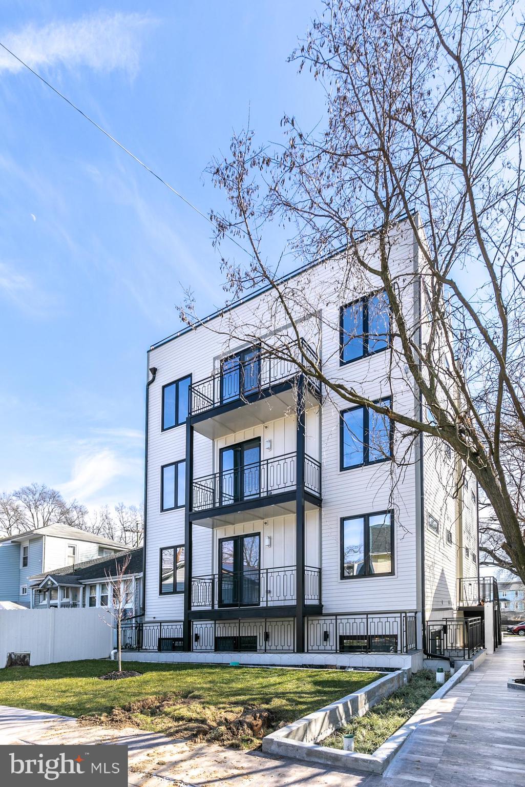 1002 RHODE ISLAND AVENUE NE 3