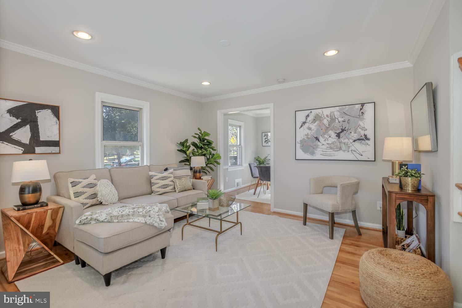 735 EMERSON STREET NE