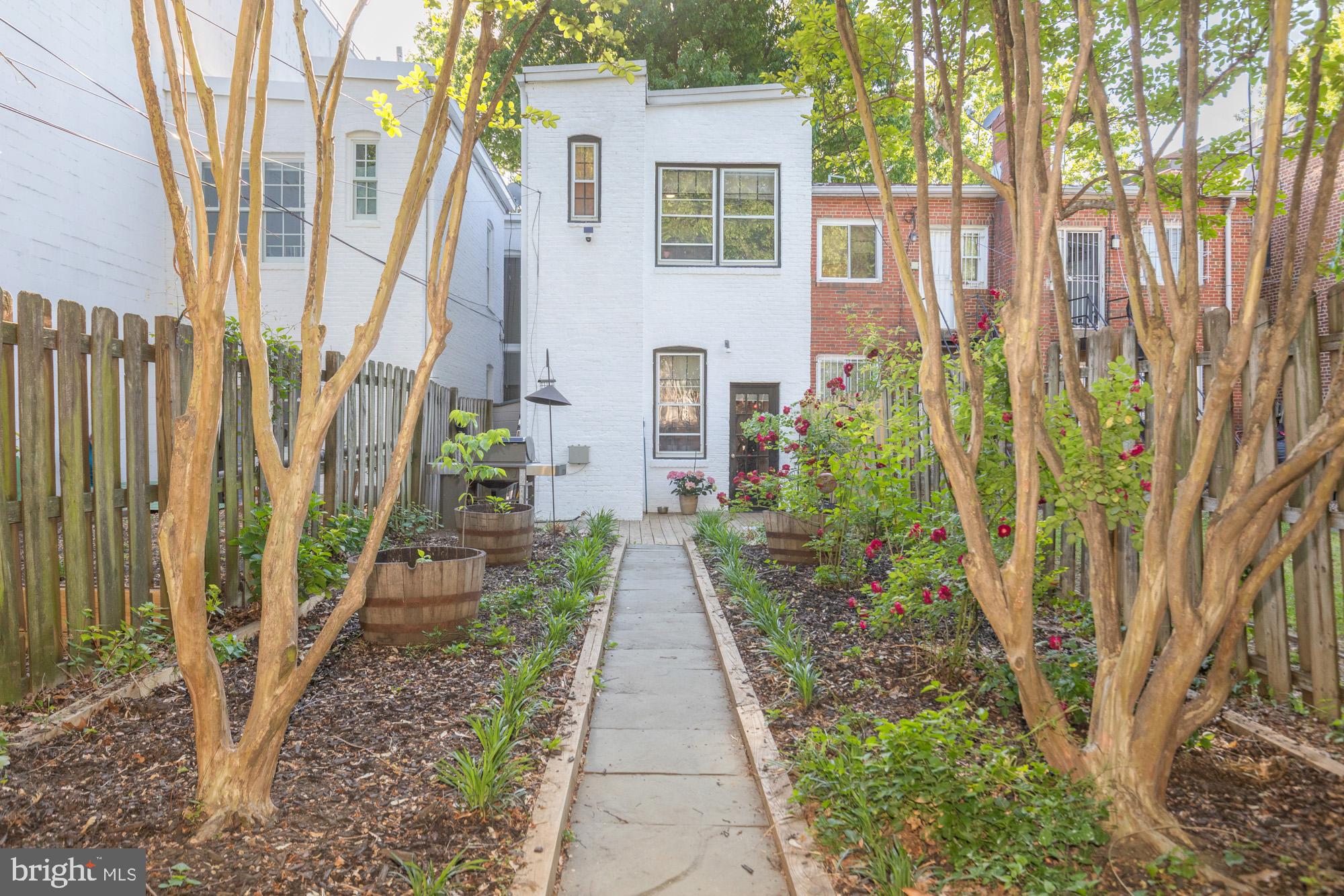 238 14TH STREET SE