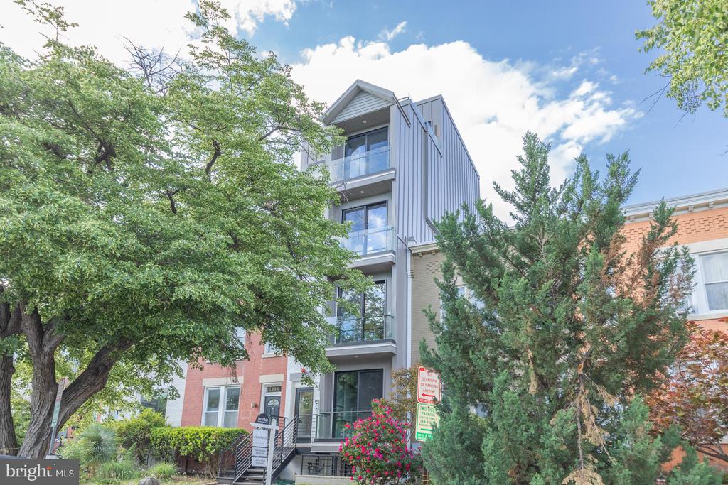 1332 G STREET SE Unit: 3
