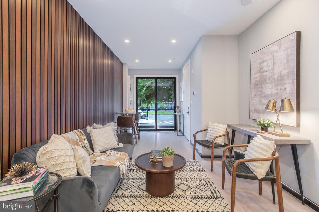 1332 G STREET SE Unit: 1