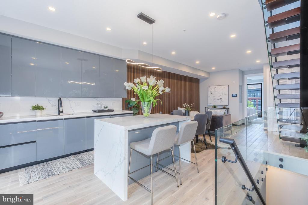 1332 G STREET SE Unit: 3