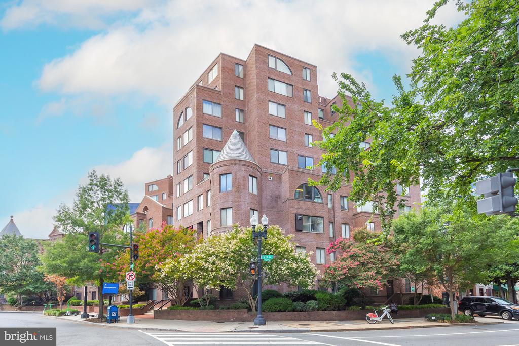 3 WASHINGTON CIRCLE NW Unit: 804