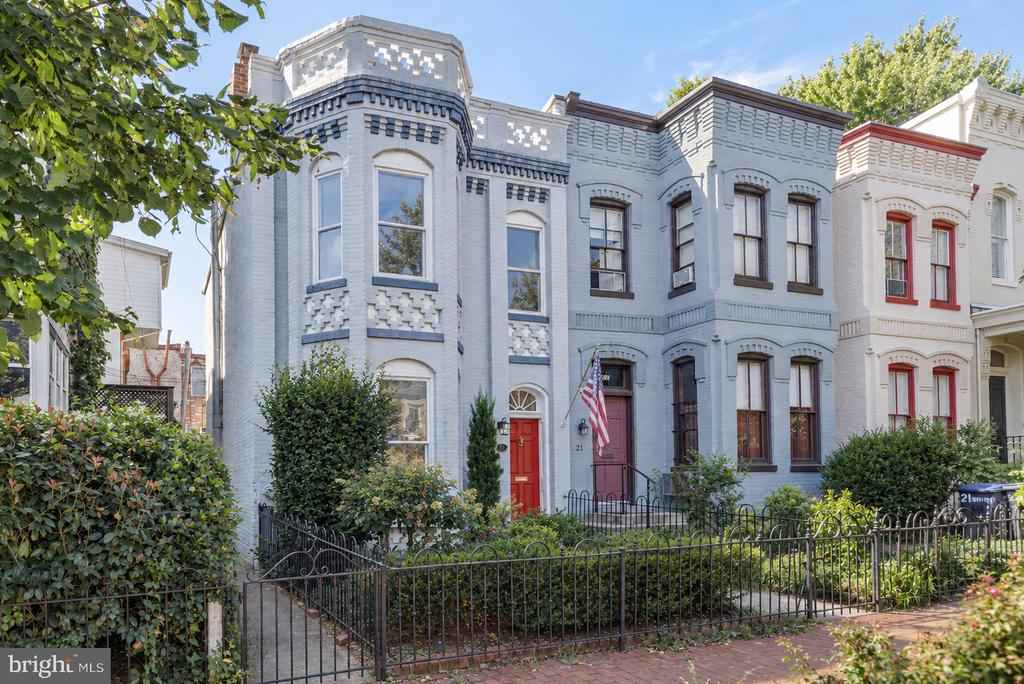 23 5TH STREET SE