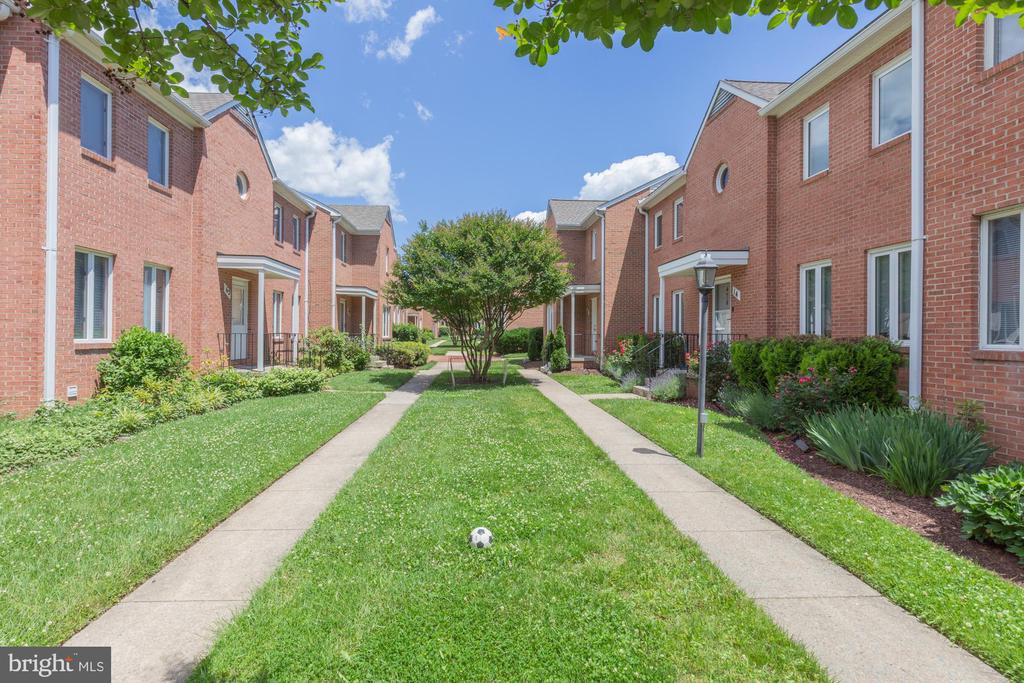 16 ROCKCREST CIRCLE