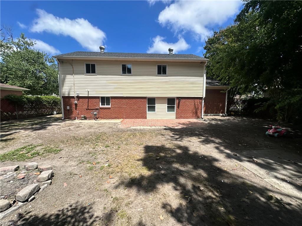 523 Briar Hill RD