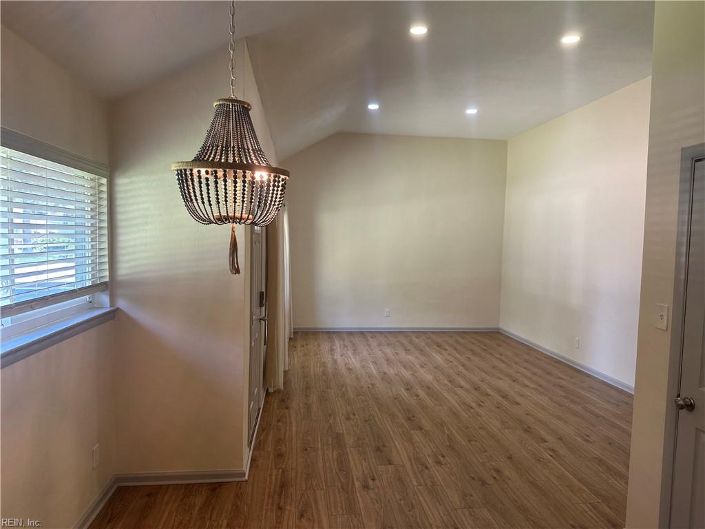 523 Briar Hill RD