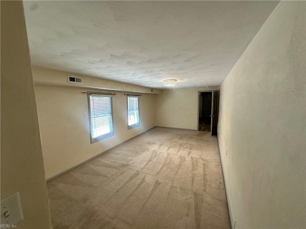 523 Briar Hill RD