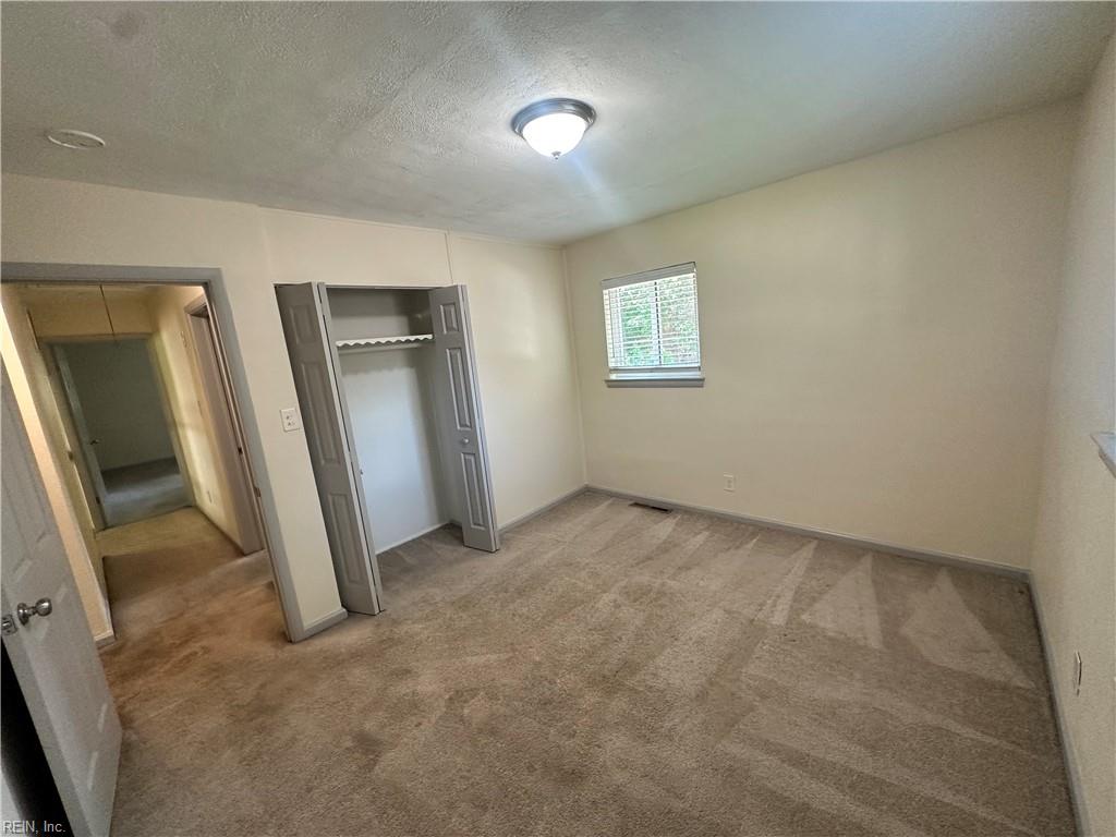 523 Briar Hill RD