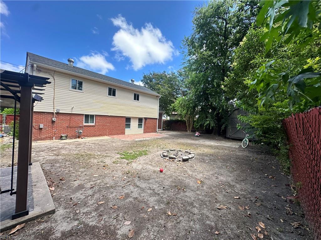 523 Briar Hill RD