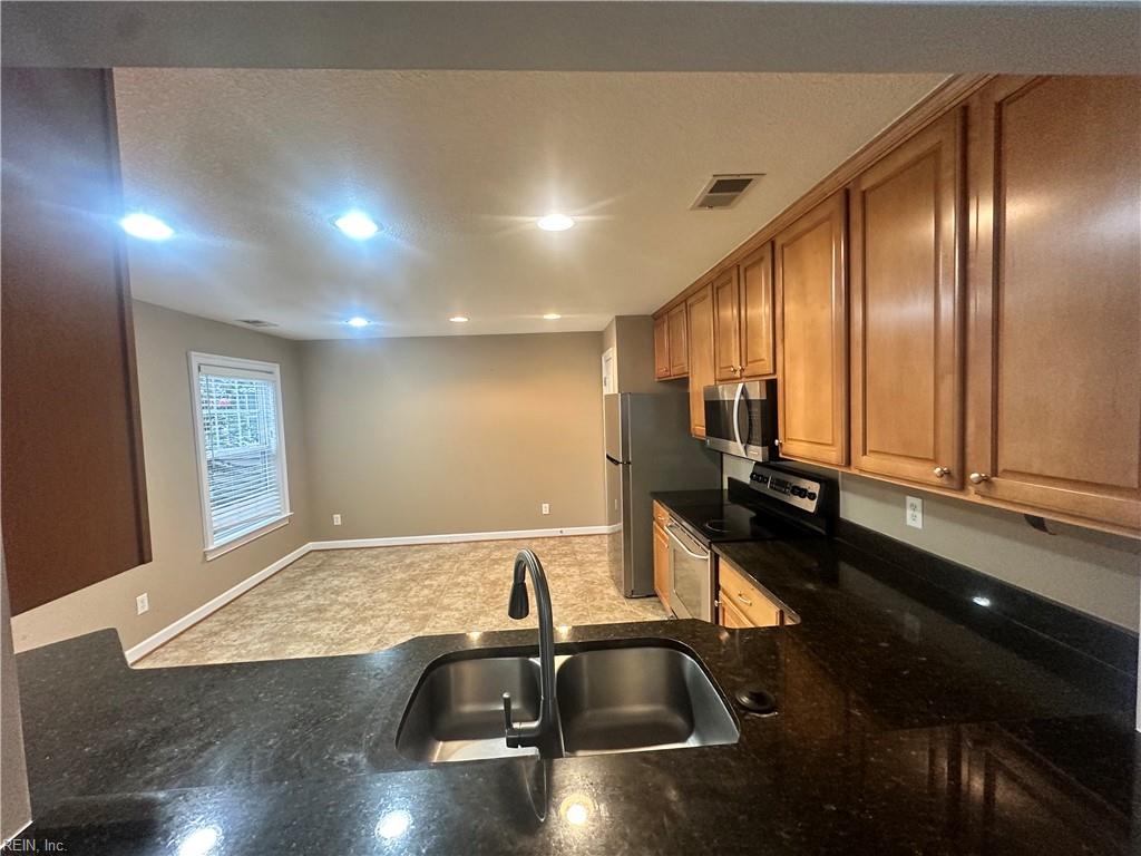 5565 Frog Pond LN