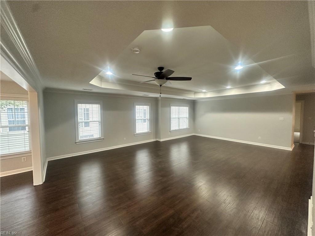 5565 Frog Pond LN